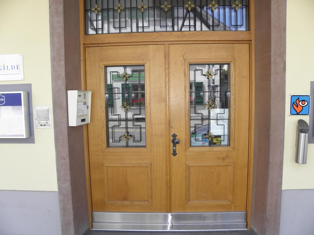 Hotel Roessli 艾勒史威尔 外观 照片